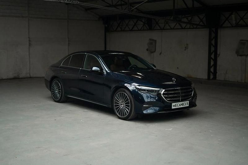 Blau Gebraucht 2023 Mercedes E300 Exclusive Limousine | 64.900 € (Guter Preis) - Bild 1/4