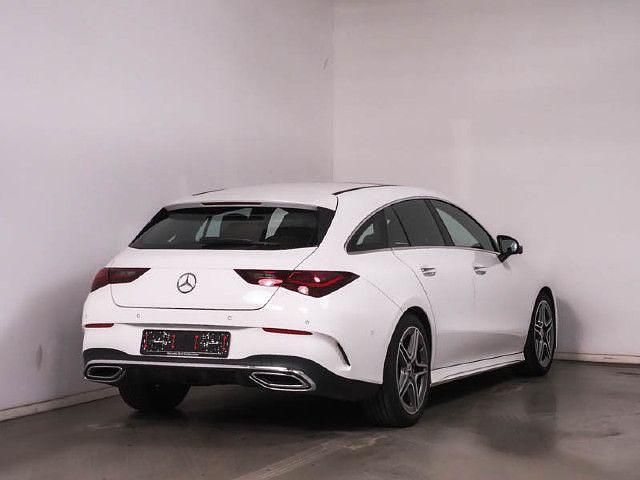 Gebraucht 2024 Mercedes CLA200 Shooting Brake AMG line Kombi | 35.880 € (Teuer) - Bild 1/4