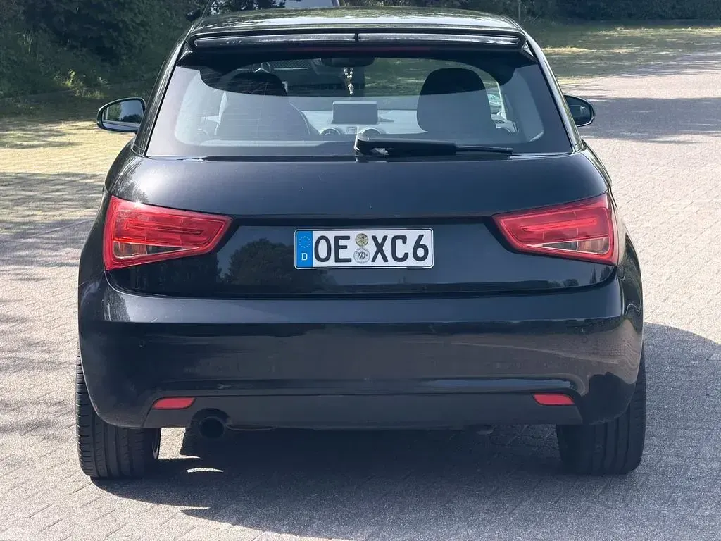 Gebraucht Audi A1 Attraction 86 PS (63 kW) 2013 Schwarz Kleinwagen