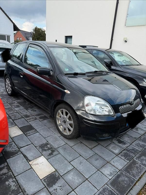 Gebraucht Toyota Yaris 87 PS (63 kW) 2001 Schwarz Kleinwagen