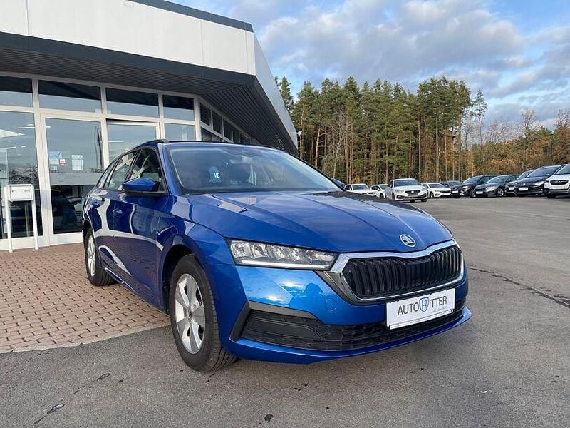 Raceblau metallic (metallic) Gebraucht 2023 Skoda Octavia Kombi | 23.490 € (Guter Preis) - Bild 1/4