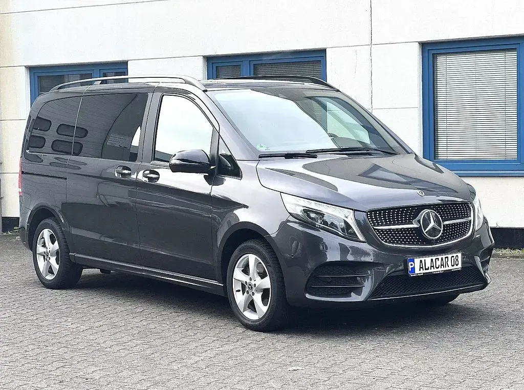 Gebraucht Mercedes V300 AMG 237 PS (174 kW) 2021 Grau Van / Kleinbus