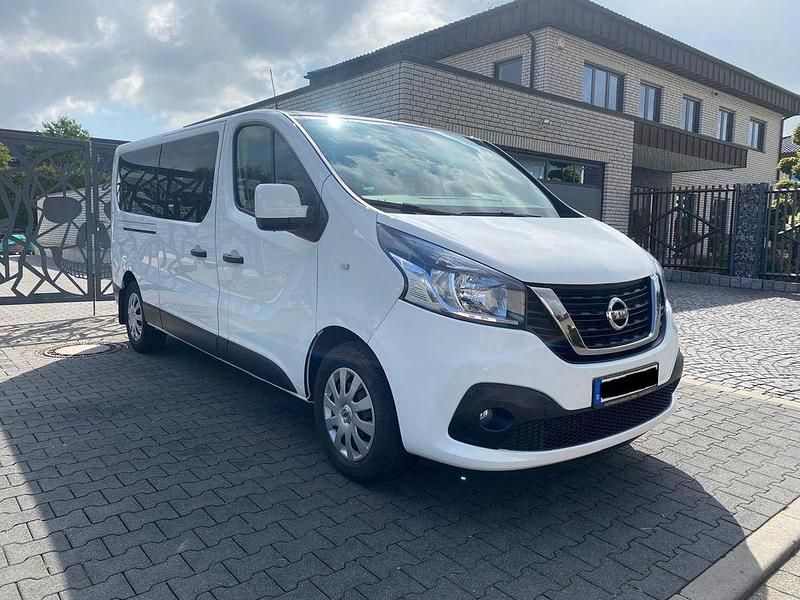 Weiß Gebraucht 2018 Nissan NV300 Comfort Van | 21.990 € (Etwas zu teuer) - Bild 1/4