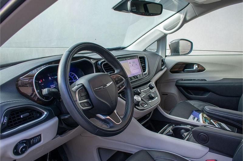 Gebraucht Chrysler Pacifica Limited 375 PS (275 kW) 2022 Grau SUV