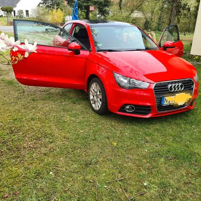 Gebraucht Audi A1 Ambition 90 PS (66 kW) 2013 Rot Kleinwagen