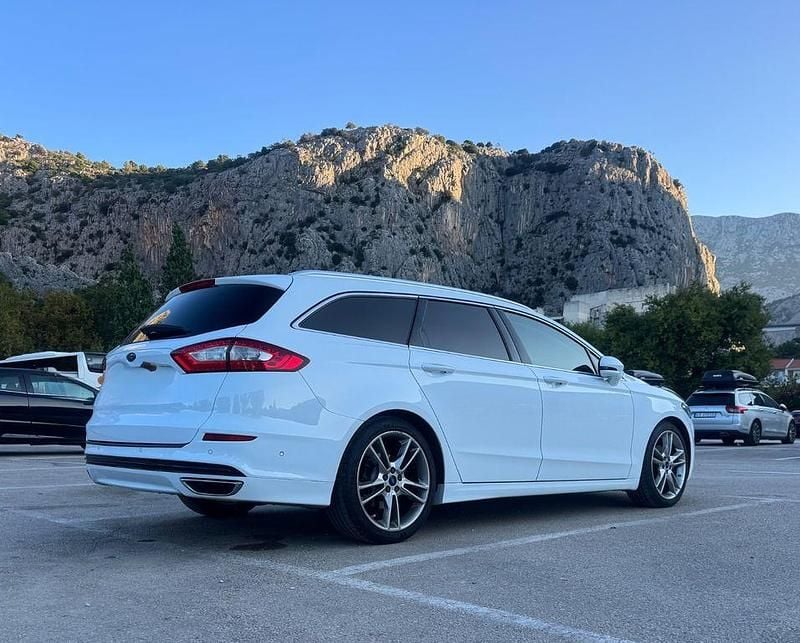 Gebraucht Ford Mondeo Titanium 179 PS (131 kW) 2016 Weiß Limousine