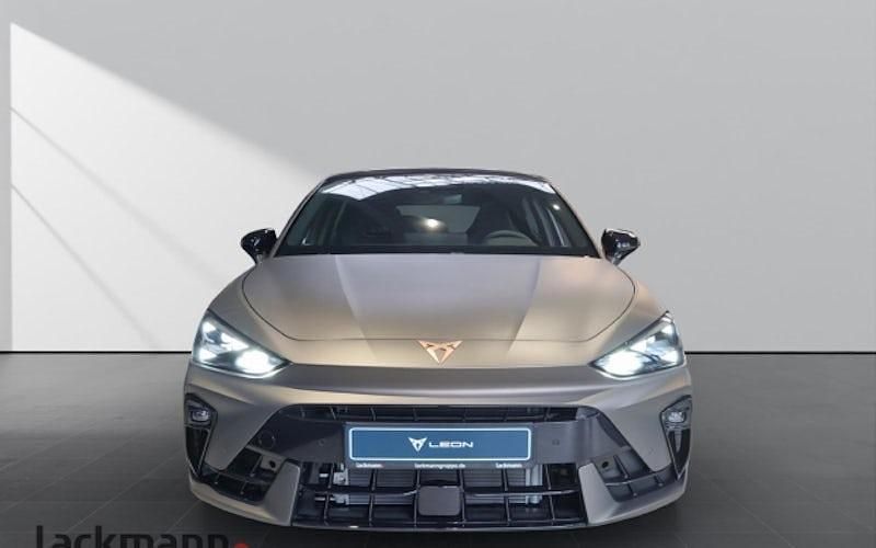 Neu Cupra Leon VZ 325 PS (239 kW) 2025 Gold Limousine