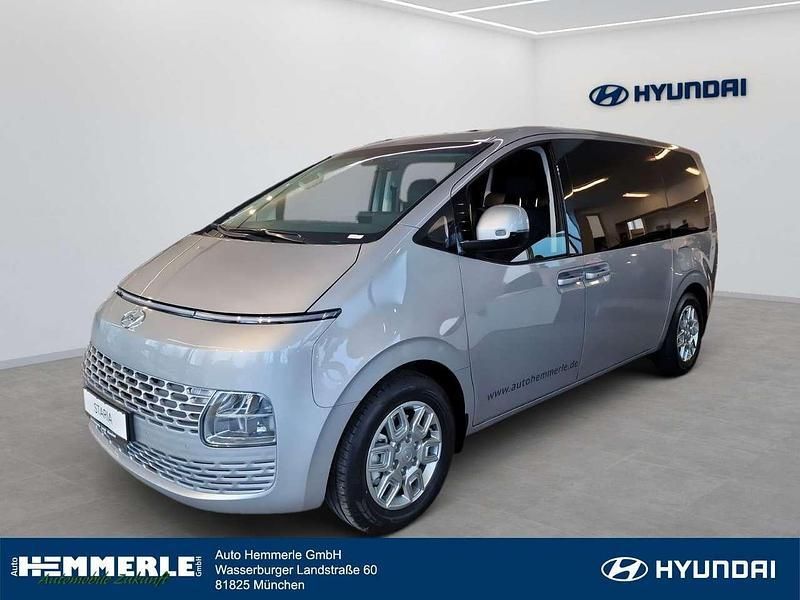 Shimmering silver / met Neu 2024 Hyundai Staria Trend Van | 47.980 € - Bild 1/4