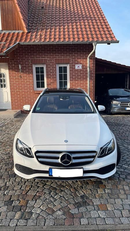 Gebraucht Mercedes E250 211 PS (155 kW) 2017 Weiß Kombi