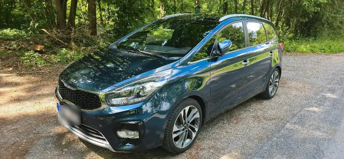 Gebraucht Kia Carens 141 PS (103 kW) 2017 Blau Van / Kleinbus