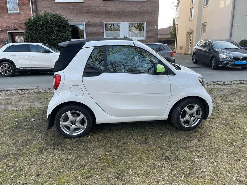 Gebraucht Smart ForTwo Cabrio Prime 71 PS (52 kW) 2018 Weiß Cabrio