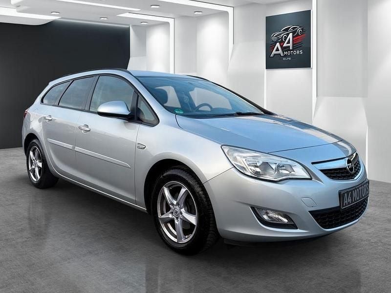 Usata Opel Astra 95 CV (69 kW) 2012 Argento Station wagon