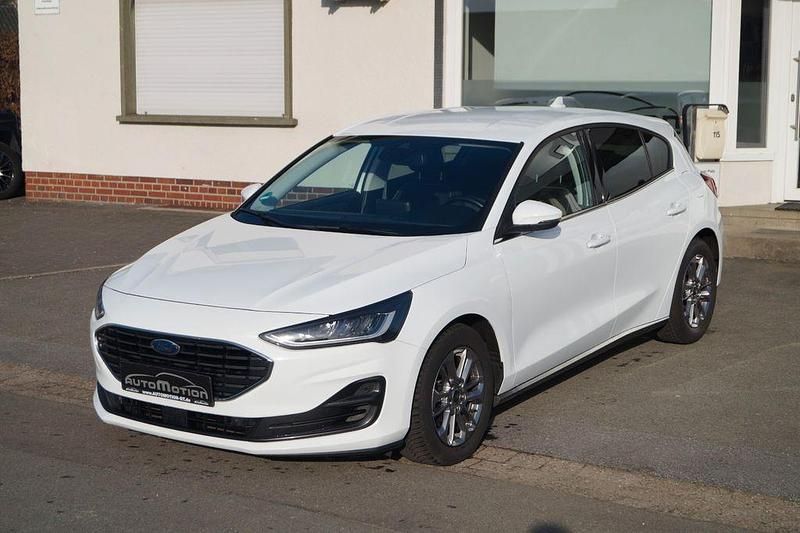 Gebraucht Ford Focus Titanium 125 PS (91 kW) 2023 Weiß Limousine