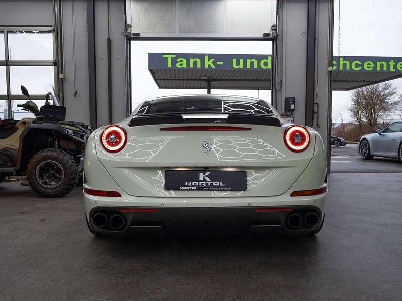 Gebraucht Ferrari California 560 PS (411 kW) 2017 Weiß Cabrio