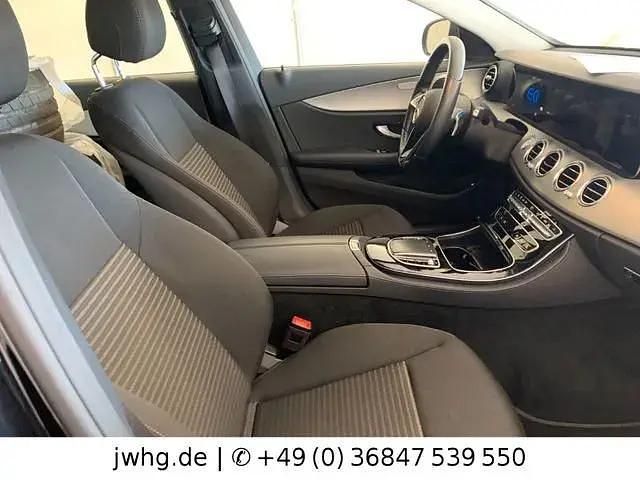 Second-hand Mercedes E300 194 CP (142 kW) 2020 Negru Berlinǎ