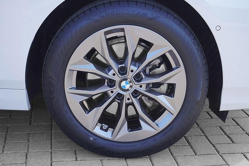 Używany BMW 120 170 KM (125 kW) 2025 Biały Hatchback