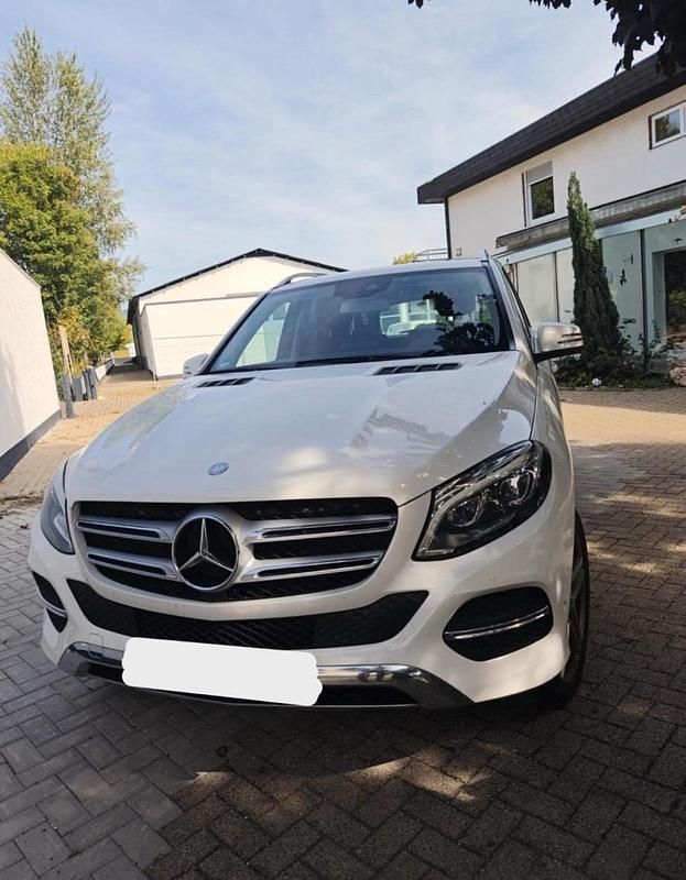 Weiß Gebraucht 2017 Mercedes GLE400 SUV | 26.500 € (Fairer Preis) - Bild 1/4