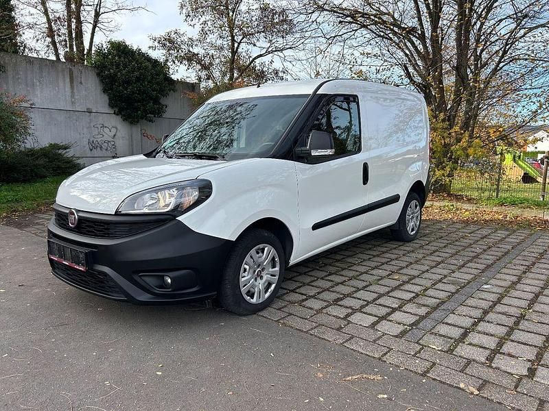 Weiß Gebraucht 2020 Fiat Doblò Van / Kleinbus | 9.990 € (Fairer Preis) - Bild 1/4