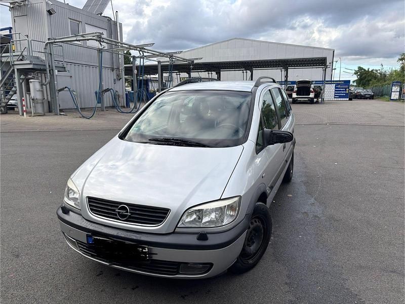 Silber Gebraucht 2002 Opel Zafira Elegance Van / Kleinbus | 1.000 € (Guter Preis) - Bild 1/4