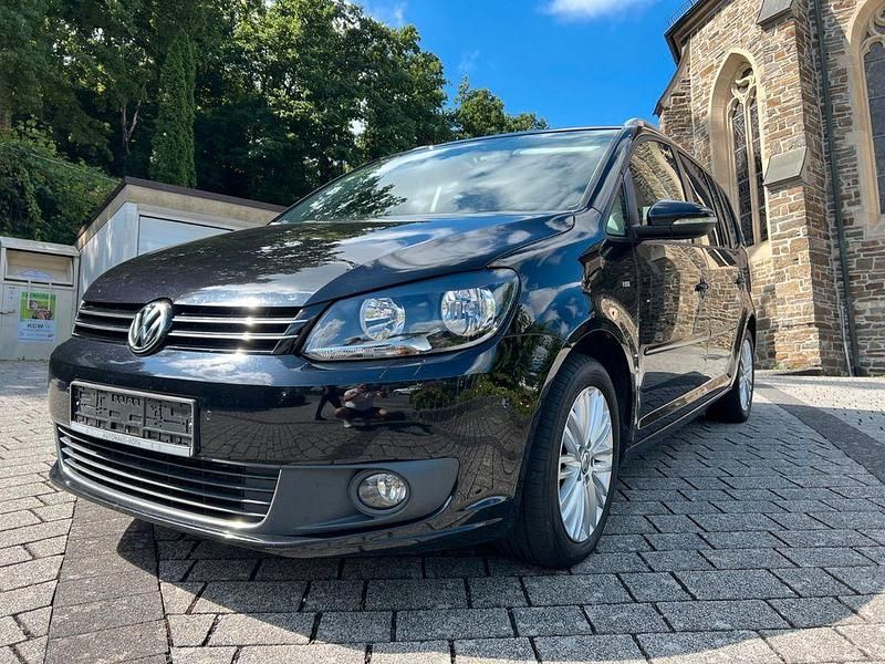 Schwarz Gebraucht 2015 VW Touran Cup Van / Kleinbus | 9.000 € (Fairer Preis) - Bild 1/4