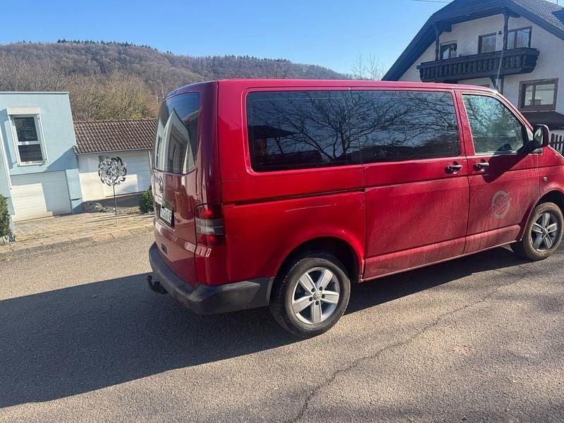 Gebraucht VW T5 131 PS (96 kW) 2007 Rot Van