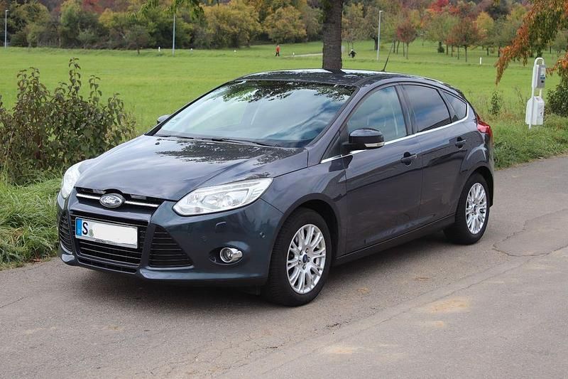 Gebraucht Ford Focus Titanium 150 PS (110 kW) 2011 Grau Limousine