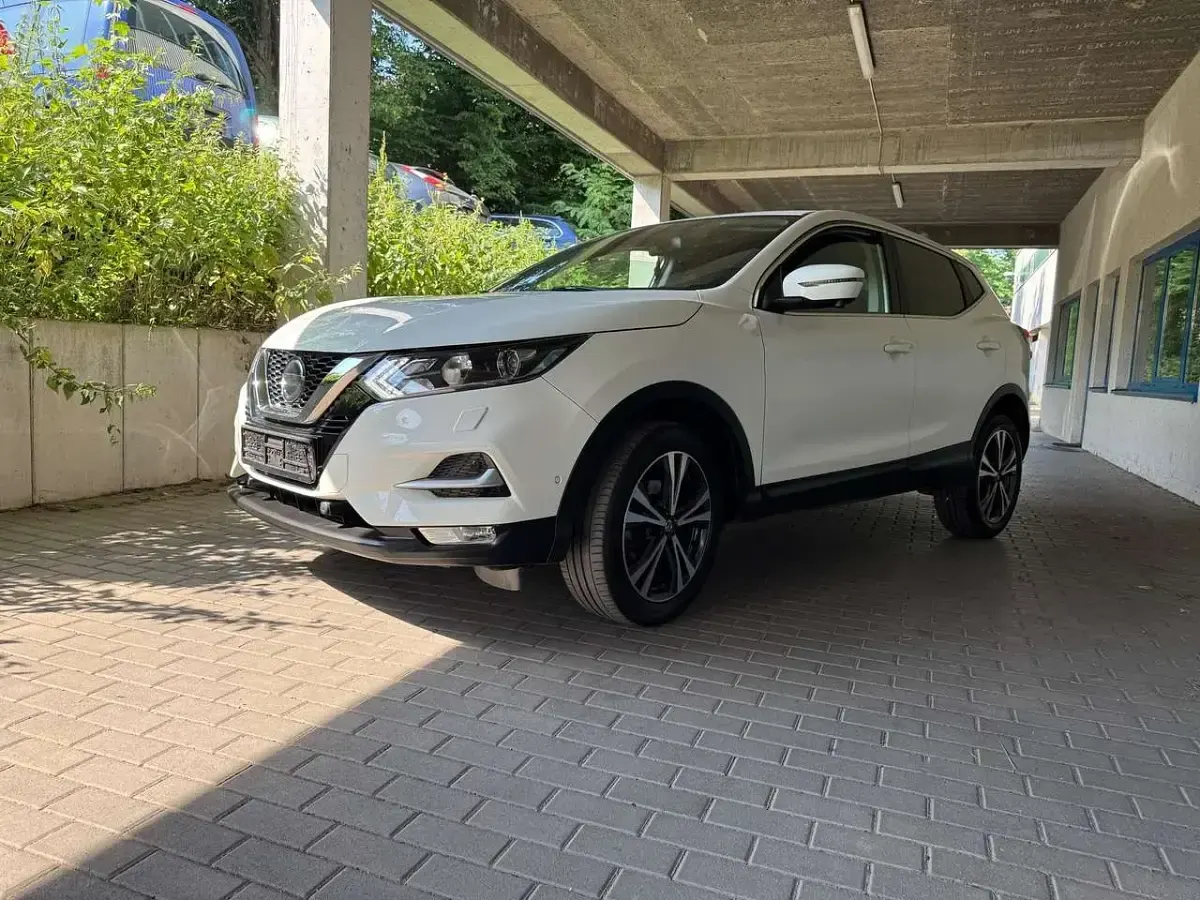 Gebraucht Nissan Qashqai N-Connecta 116 PS (85 kW) 2018 White (s) SUV