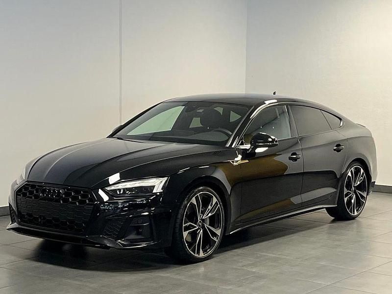 Mythosschwarz Gebraucht 2022 Audi A5 Sportback S-Line Limousine | 33.500 € (Superpreis) - Bild 1/4