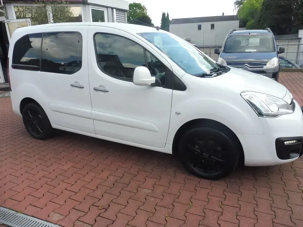 Gebraucht Citroën Berlingo SELECTION 120 PS (88 kW) 2015 Weiß Van / Kleinbus