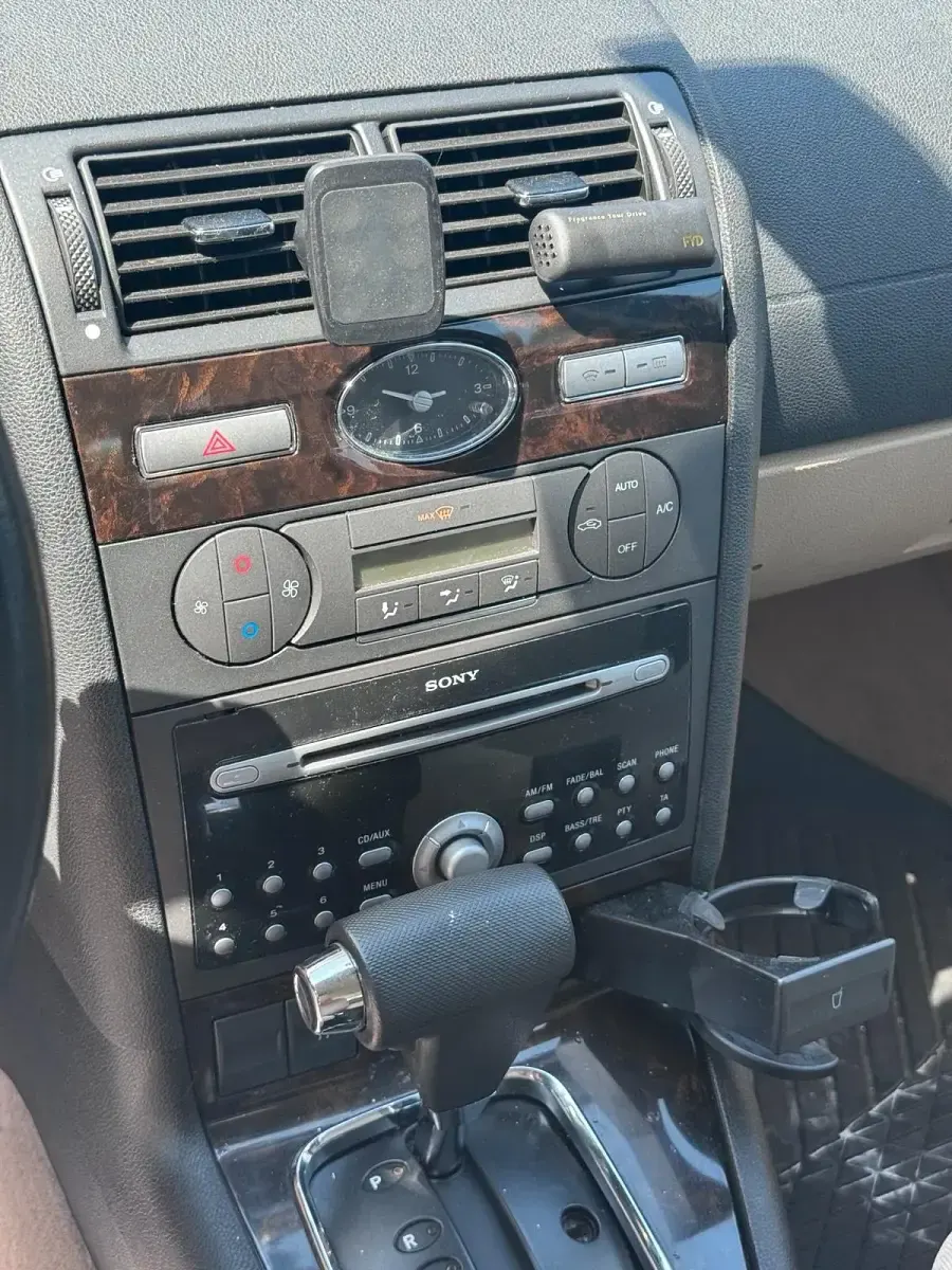 Gebraucht Ford Mondeo 145 PS (106 kW) 2006 Gold Limousine