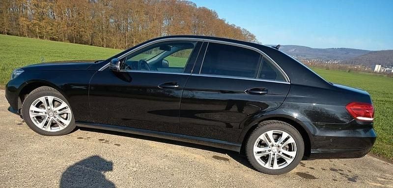 Gebraucht Mercedes E220 Edition 170 PS (125 kW) 2013 Schwarz Limousine