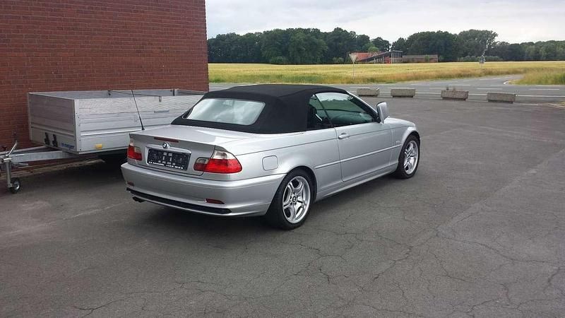 Silber Gebraucht 2001 BMW 320 Cabriolet Cabrio | 7.400 € (Fairer Preis) - Bild 1/4