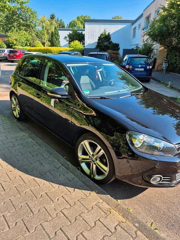 Schwarz Gebraucht 2010 VW Golf VI Limousine | 7.300 € (Teuer) - Bild 1/4