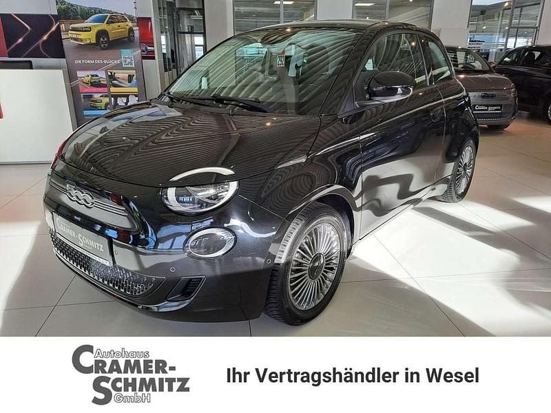 Schwarz Gebraucht 2023 Fiat 500e Limousine | 26.490 € (Teuer) - Bild 1/4