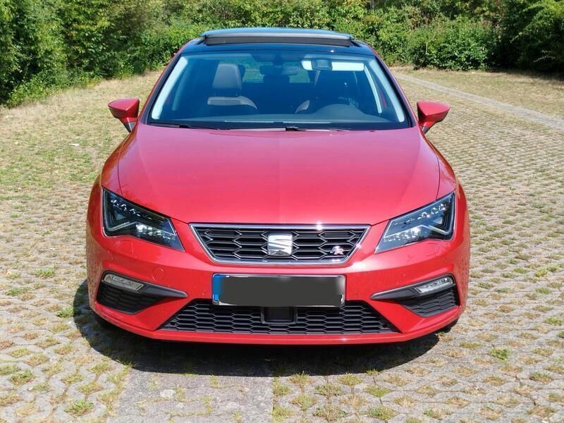 Rot Gebraucht 2017 Seat Leon FR Limousine | 15.500 € (Etwas zu teuer) - Bild 1/4