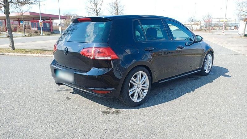 Gebraucht VW Golf VII Highline 150 PS (110 kW) 2013 Schwarz Limousine