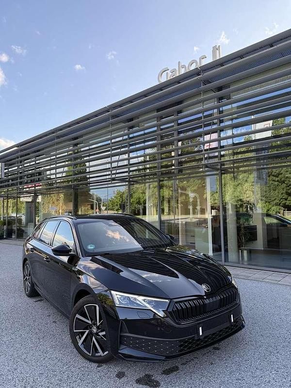 Gebraucht 2024 Skoda Octavia SportLine Kombi | 34.999 € - Bild 1/4