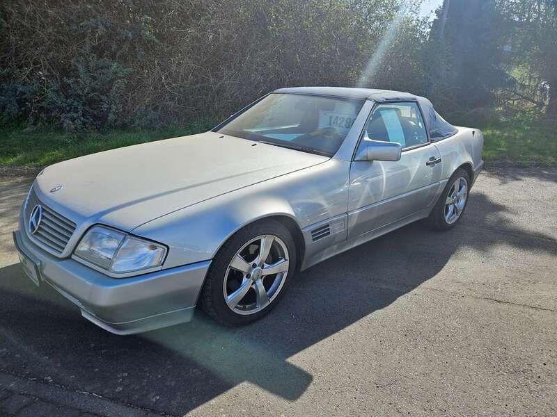 Silber Gebraucht 1991 Mercedes SL300 Cabrio | 14.290 € - Bild 1/4