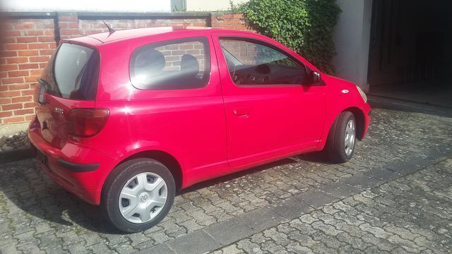 Gebraucht Toyota Yaris 88 PS (64 kW) 2004 Rot Kleinwagen