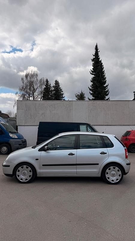 Second-hand VW Polo 64 CP (47 kW) 2002 Argintiu Hatchback