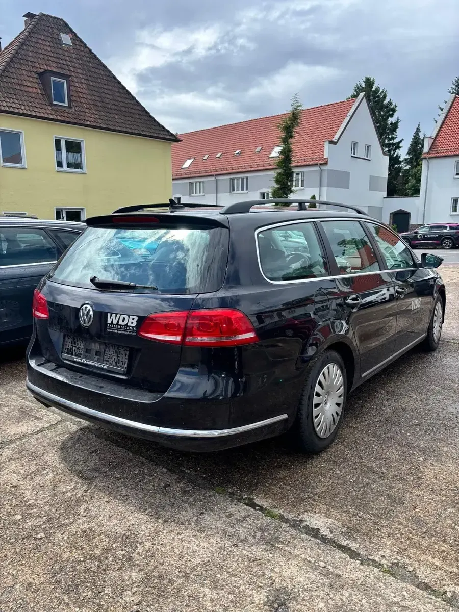 Gebraucht VW Passat 140 PS (102 kW) 2012 Schwarz Kombi