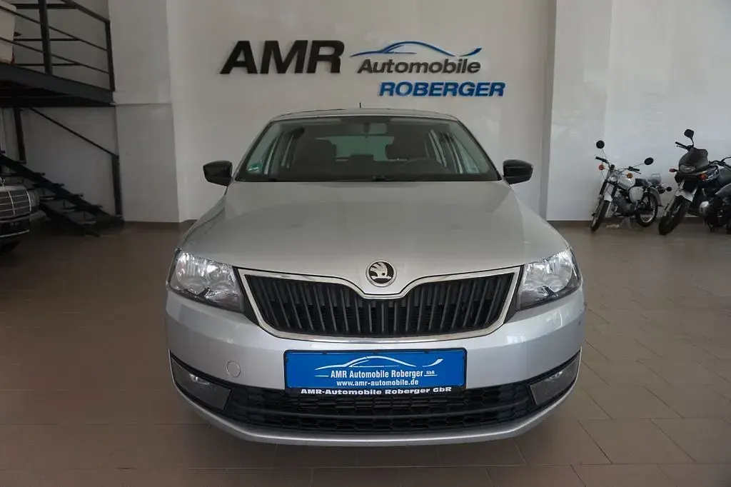 Gebraucht Skoda Rapid Ambition 90 PS (66 kW) 2015 Silber Kleinwagen