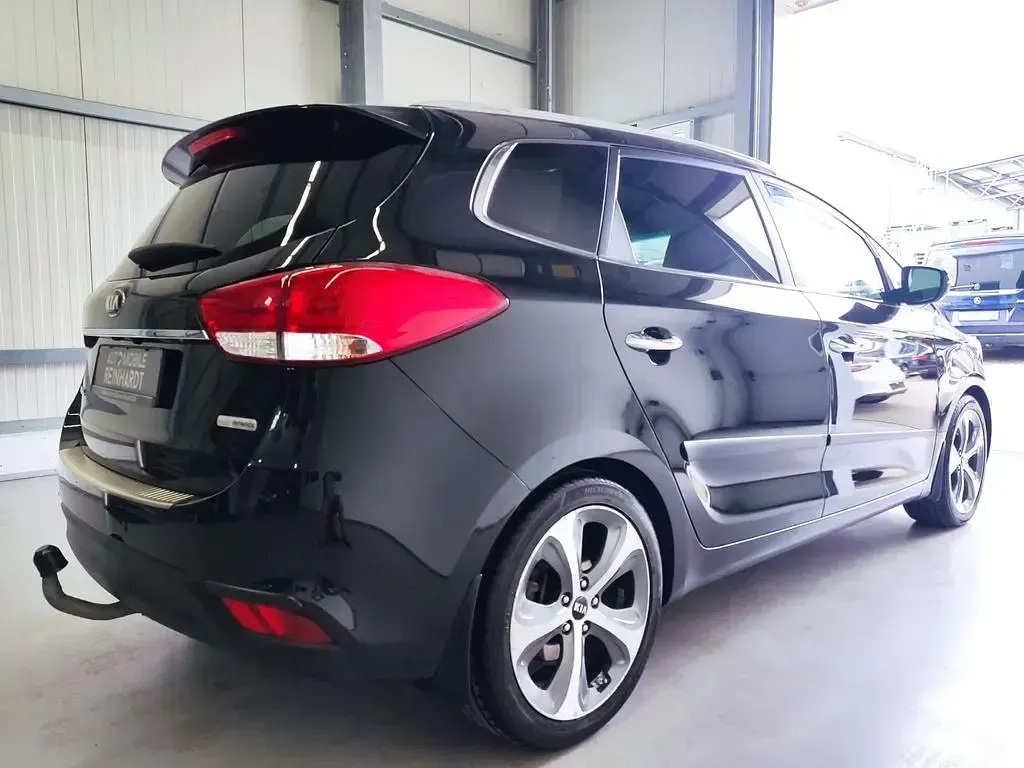 Gebraucht Kia Carens 141 PS (103 kW) 2016 Schwarz Van / Kleinbus