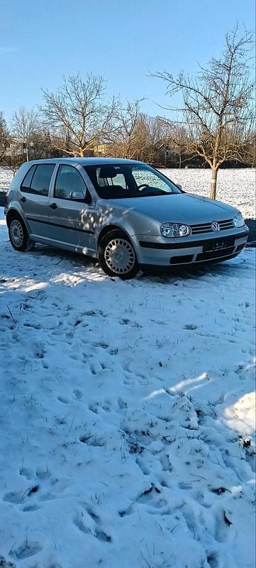 Silber Gebraucht 1998 VW Golf Limousine | 1.850 € (Teuer) - Bild 1/4