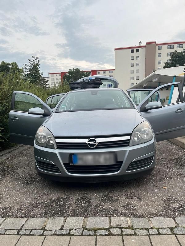 Grau Gebraucht 2004 Opel Astra Kleinwagen | 1.800 € (Fairer Preis) - Bild 1/4