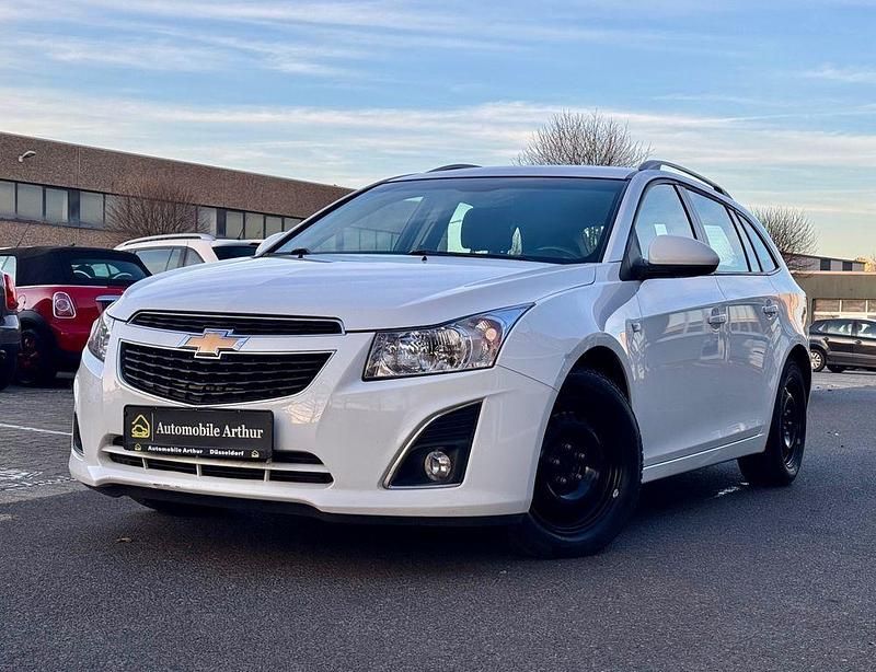 Gebraucht Chevrolet Cruze 131 PS (96 kW) 2012 Weiß Limousine