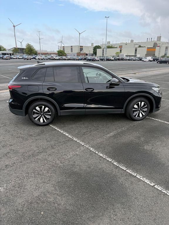 Gebraucht VW Tiguan Goal 150 PS (110 kW) 2024 Schwarz SUV