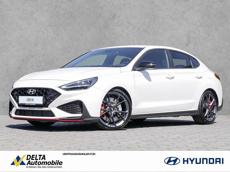 Atlas white Gebraucht 2024 Hyundai i30 N Performance Limousine | 35.890 € (Fairer Preis) - Bild 1/4