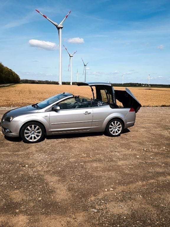 Gebraucht Ford Focus Cabriolet Titanium 145 PS (106 kW) 2007 Silber Cabrio