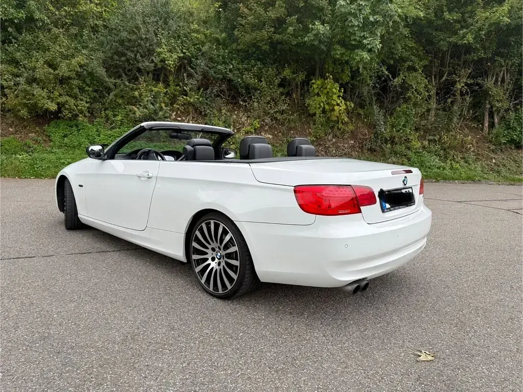Gebraucht BMW 325 Cabriolet 218 PS (160 kW) 2011 Weiß Cabrio